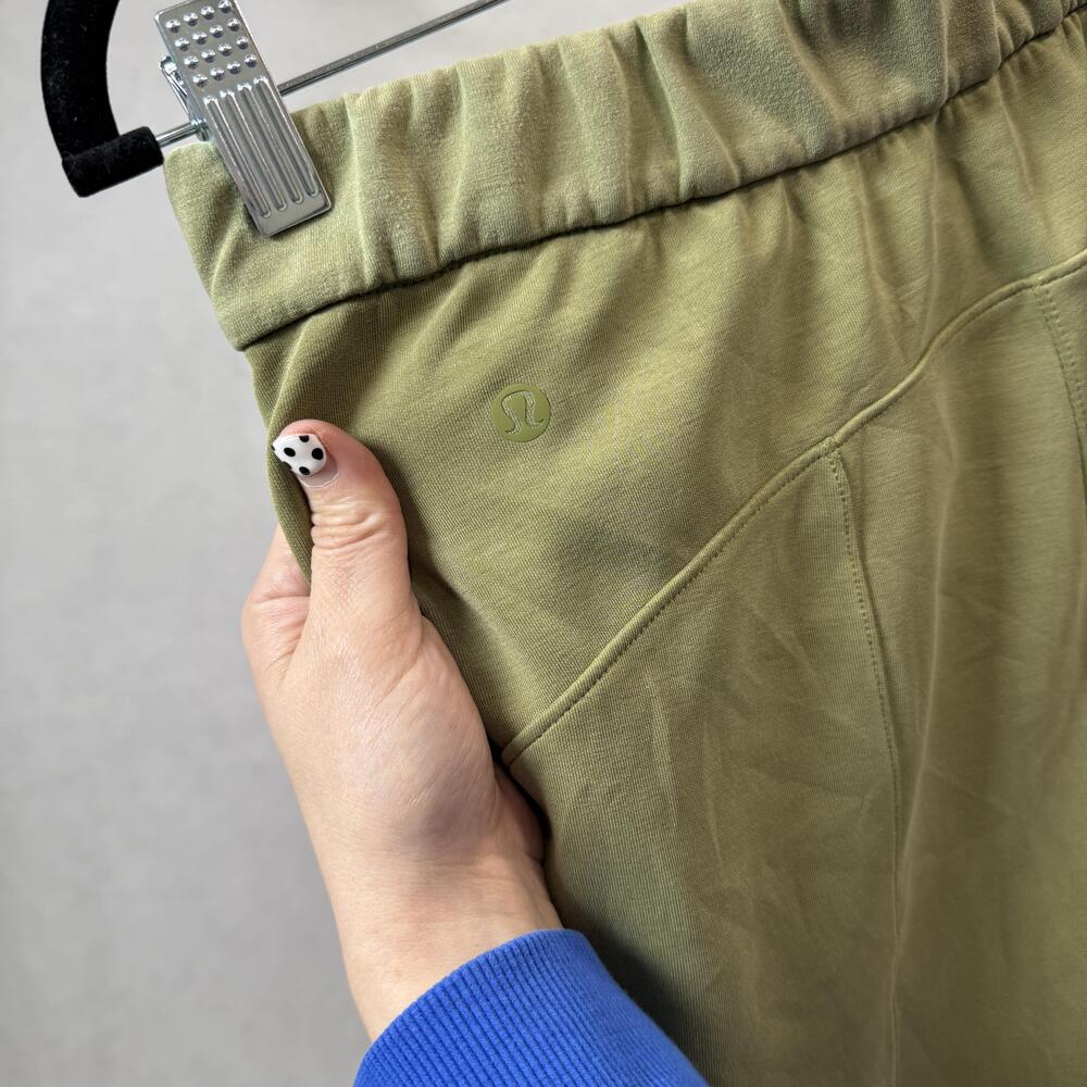 Lululemon Jogger Pants Womens 8 Green Elastic Cuff Pockets Lounge Athletic - Picture 7 of 9